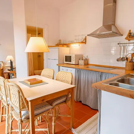 T5 - Cozy Retreat 50m To Garden Escape *